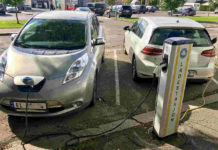 rsz_electric_vehicle_charging_station_ladestasjon_for_elbil_nissan_vw_e-golf_storgaten_tønsberg_kommune_norway_2017-09-20_01